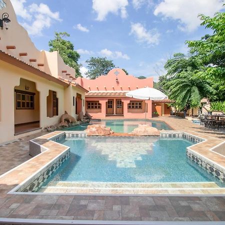 Capital O 1110 Khaoyai Cowboy City Resort หมูสี ภายนอก รูปภาพ
