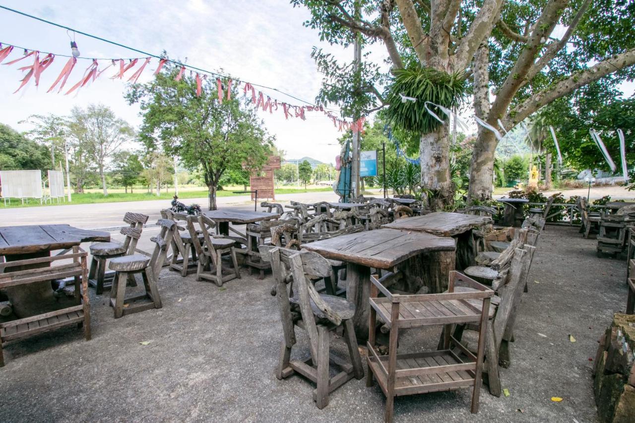 Capital O 1110 Khaoyai Cowboy City Resort หมูสี ภายนอก รูปภาพ