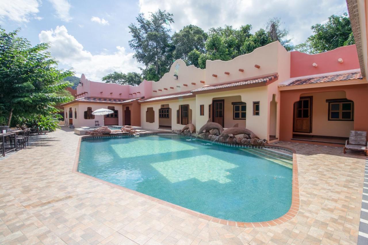 Capital O 1110 Khaoyai Cowboy City Resort หมูสี ภายนอก รูปภาพ