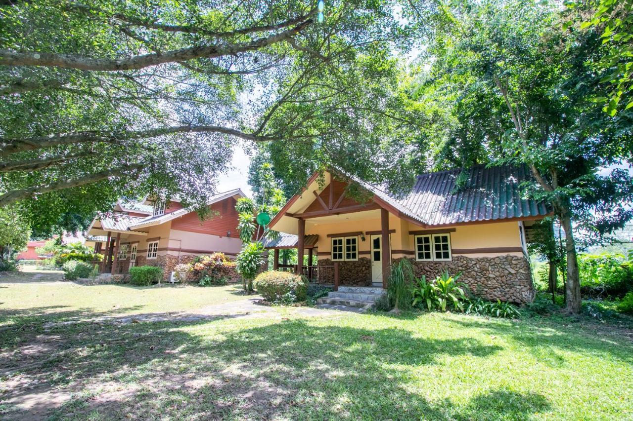 Capital O 1110 Khaoyai Cowboy City Resort หมูสี ภายนอก รูปภาพ