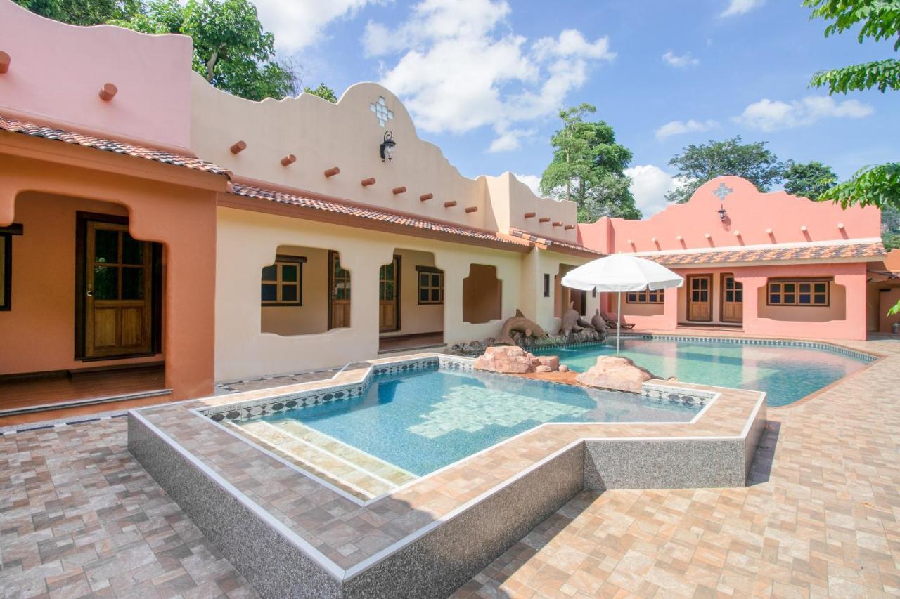 Capital O 1110 Khaoyai Cowboy City Resort หมูสี ภายนอก รูปภาพ