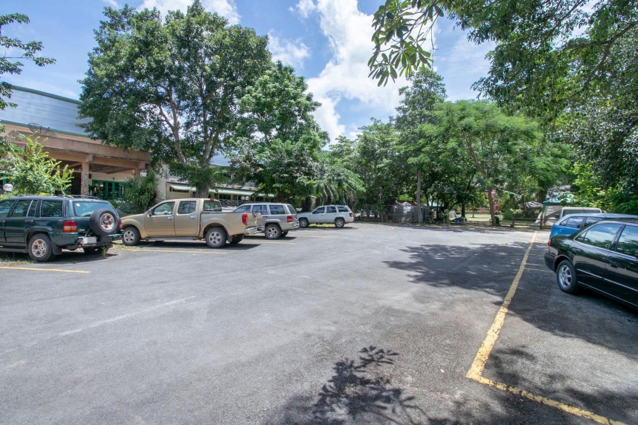 Capital O 1110 Khaoyai Cowboy City Resort หมูสี ภายนอก รูปภาพ